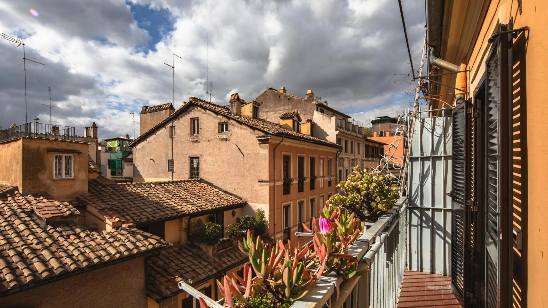 Cesarina Home Rome 0*,  Italy